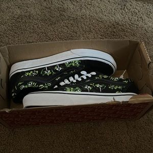 Vans glow in the dark, trippy oozing eyes